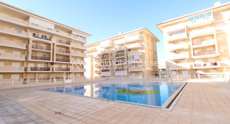 Apartment - Sprzedaż - Torrevieja - La Mata