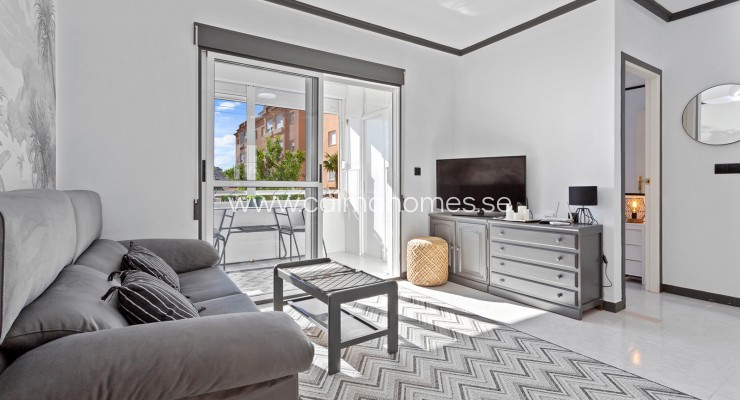 Apartment - Sprzedaż - Torrevieja - La Mata