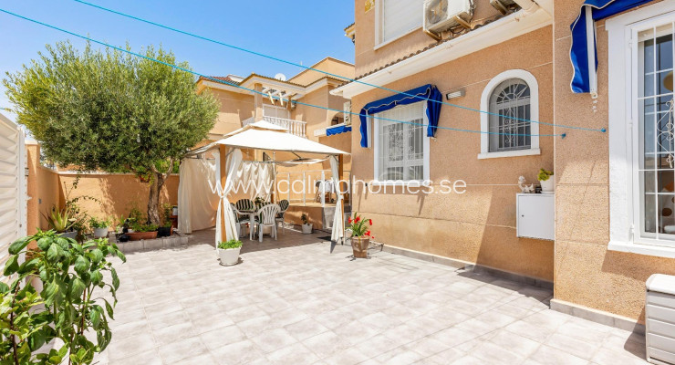 Bungalow - Sprzedaż - Orihuela Costa - La Zenia