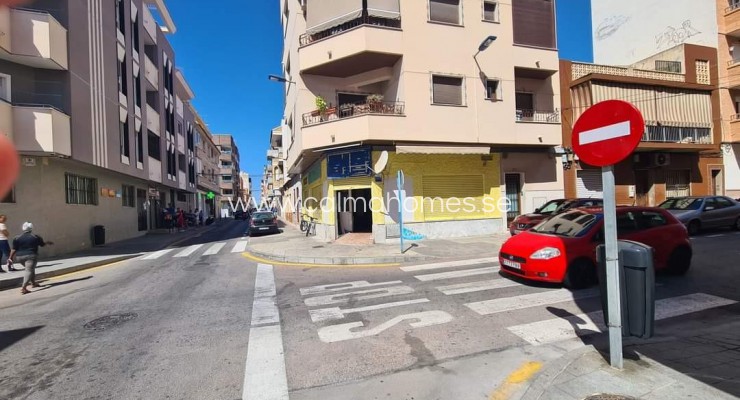 Commercial Unit - Sprzedaż - Torrevieja - Centro