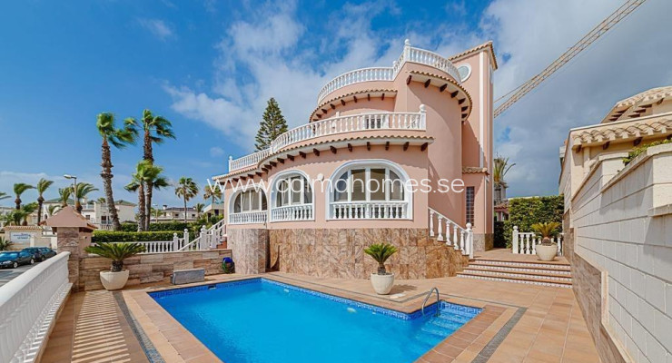 Villa - Sprzedaż - Orihuela Costa - La Zenia