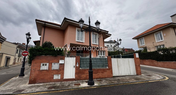 Villa - Sprzedaż - Oviedo - Buenavista