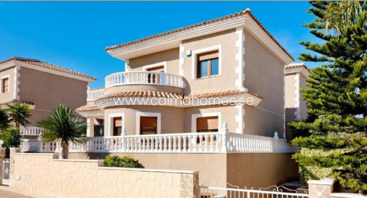 Villa - Sprzedaż - Torrevieja - Los Altos