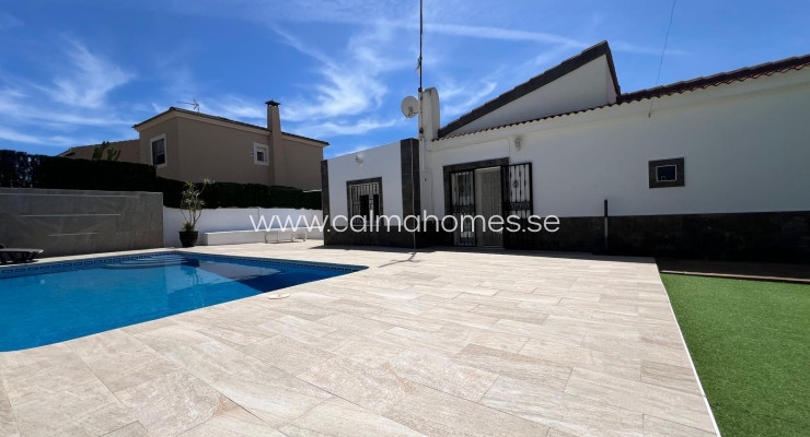 Villa - Sprzedaż - Torrevieja - Los Altos