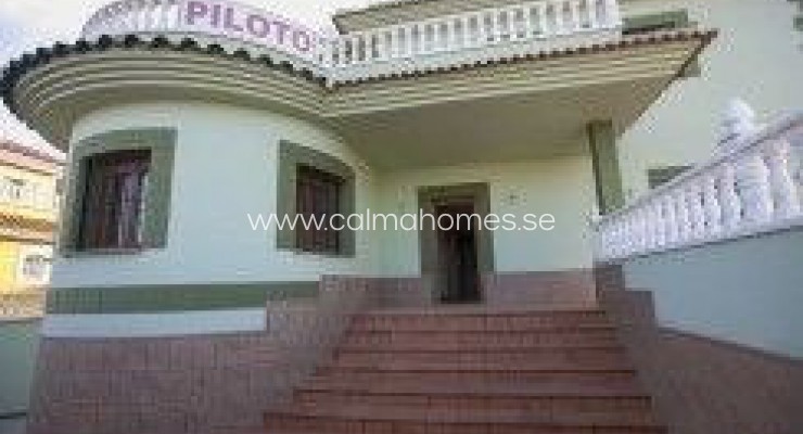 Villa - Sprzedaż - Torrevieja - Los Altos