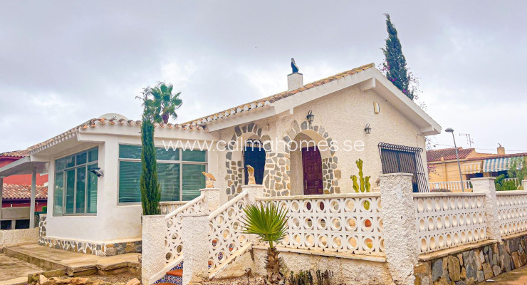 Villa - Sprzedaż - Torrevieja - Los Balcones