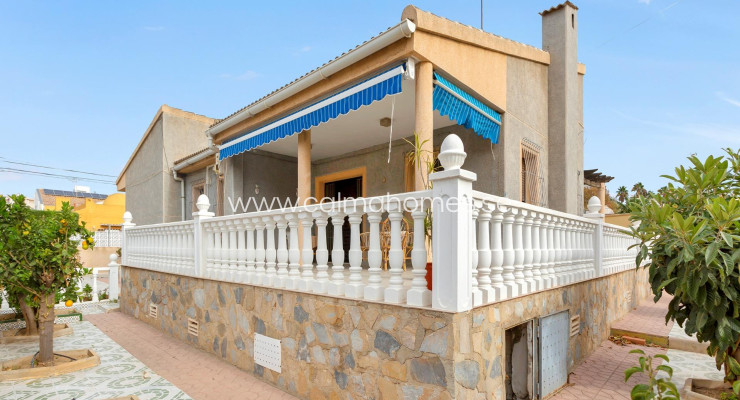 Villa - Sprzedaż - Torrevieja - Nueva Torrevieja