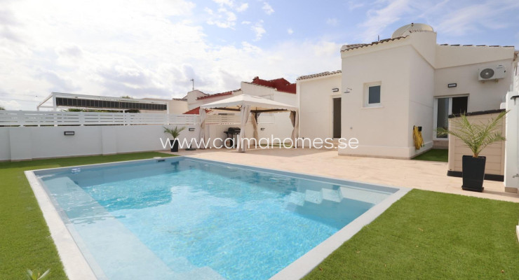 Villa - Sprzedaż - Torrevieja - San Luis