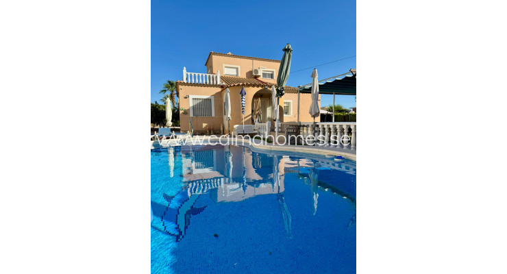 Villa - Sprzedaż - Torrevieja - San Luis