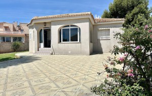 Resale - Villa -
Orihuela Costa - Lomas de Cabo Roig