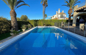 Resale - Villa -
Cabo Roig
