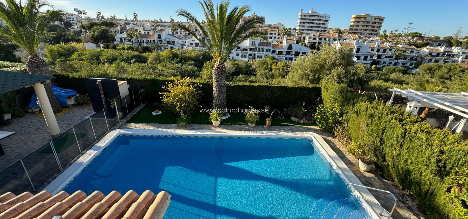 Resale - Villa -
Cabo Roig
