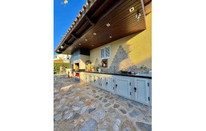 Resale - Villa -
Cabo Roig