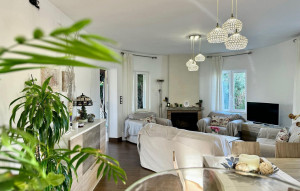 Resale - Villa -
Cabo Roig