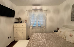 Resale - Villa -
Cabo Roig