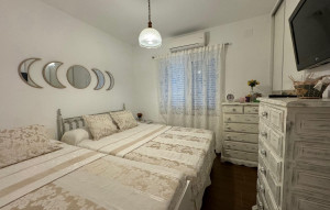Resale - Villa -
Cabo Roig