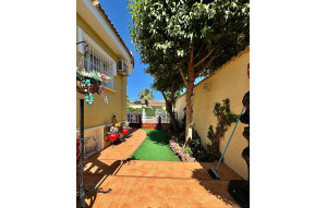 Sale - Villa -
Ciudad Quesada
