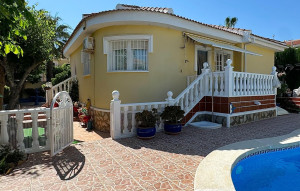 Sale - Villa -
Ciudad Quesada