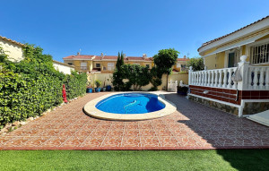 Sale - Villa -
Ciudad Quesada