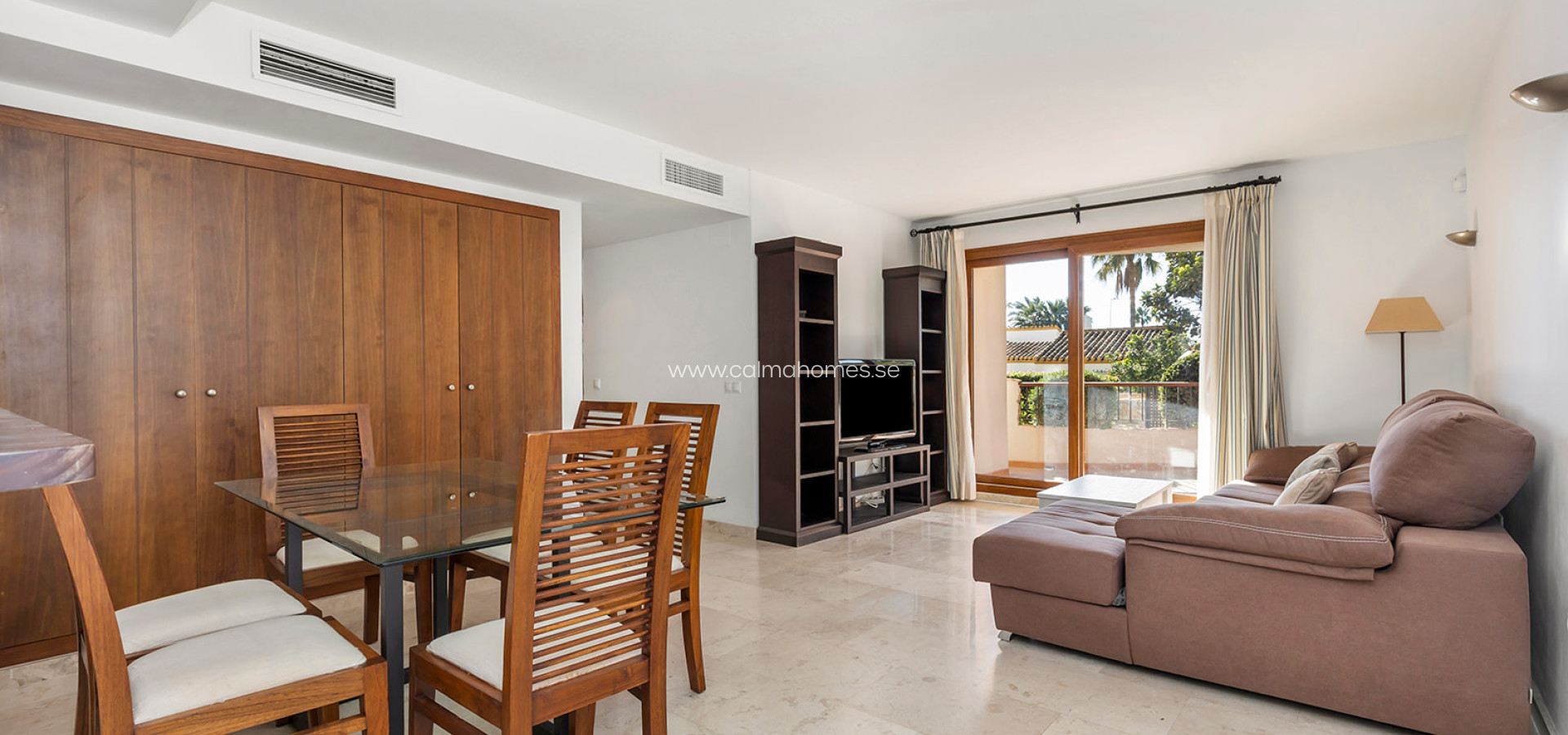 Resale - Apartment -
Punta Prima