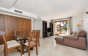 Resale - Apartment -
Punta Prima