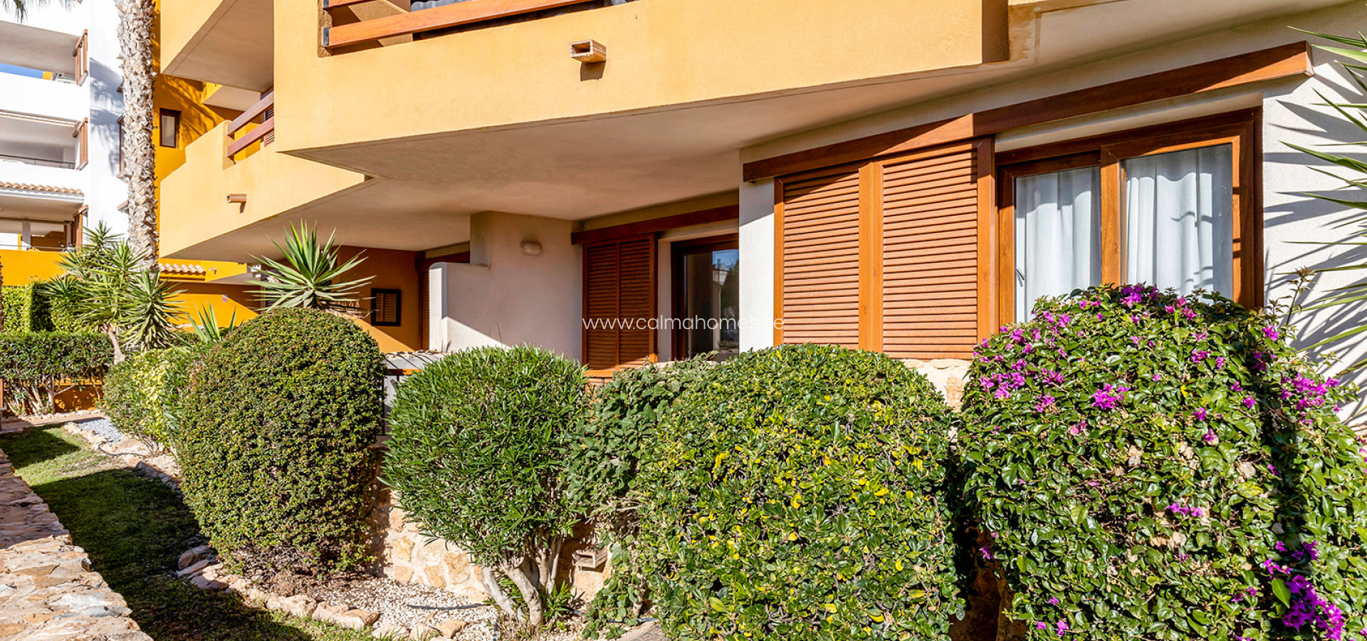 Resale - Apartment -
Punta Prima