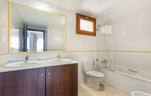 Resale - Apartment -
Punta Prima