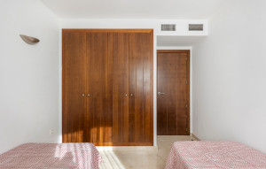 Resale - Apartment -
Punta Prima