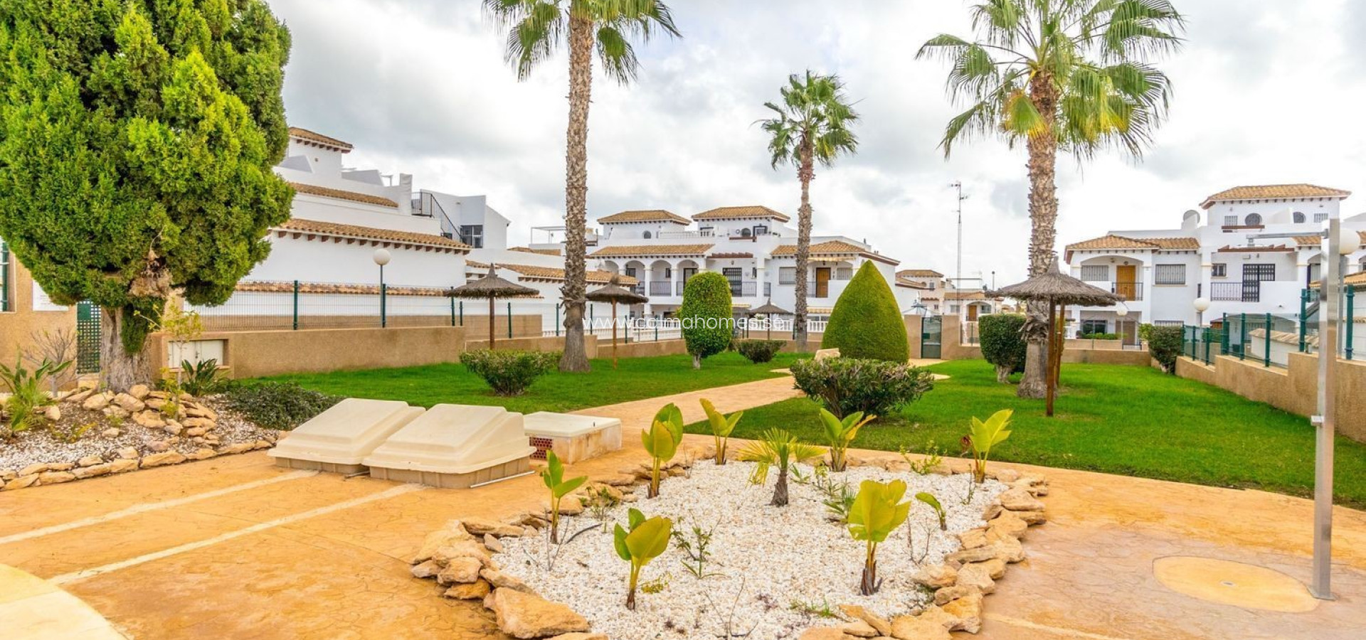 Venta - Bungalow -
Punta Prima