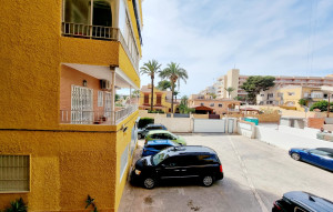 Sprzedaż - Mieszkanie w bloku -
Torrevieja Centro - Torrevieja
