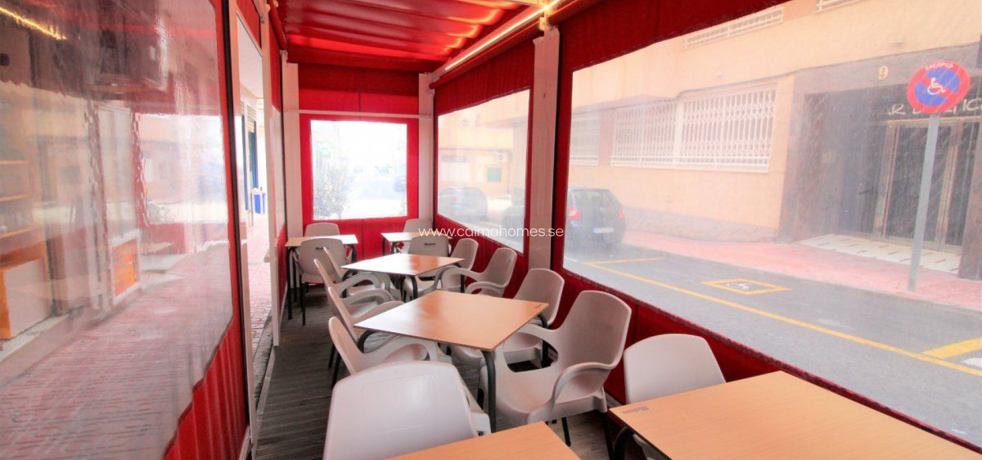 Sprzedaż - Commercial Unit -
Torrevieja - Playa de los Locos