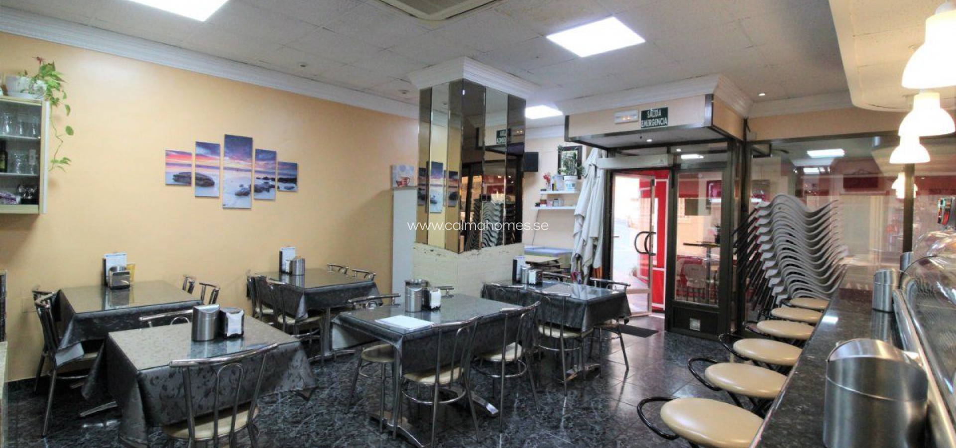 Sprzedaż - Commercial Unit -
Torrevieja - Playa de los Locos