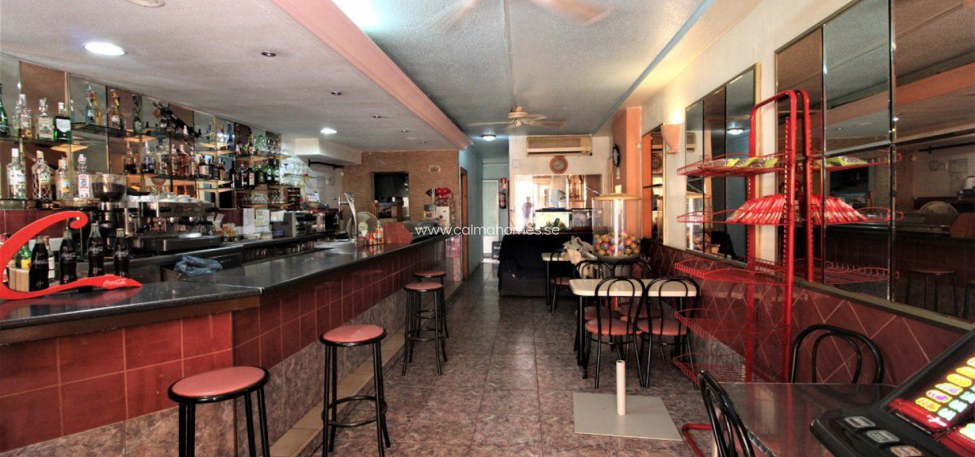 Sprzedaż - Commercial Unit -
Torrevieja - Habaneras