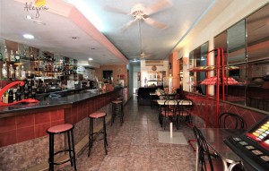 Sprzedaż - Commercial Unit -
Torrevieja - Habaneras