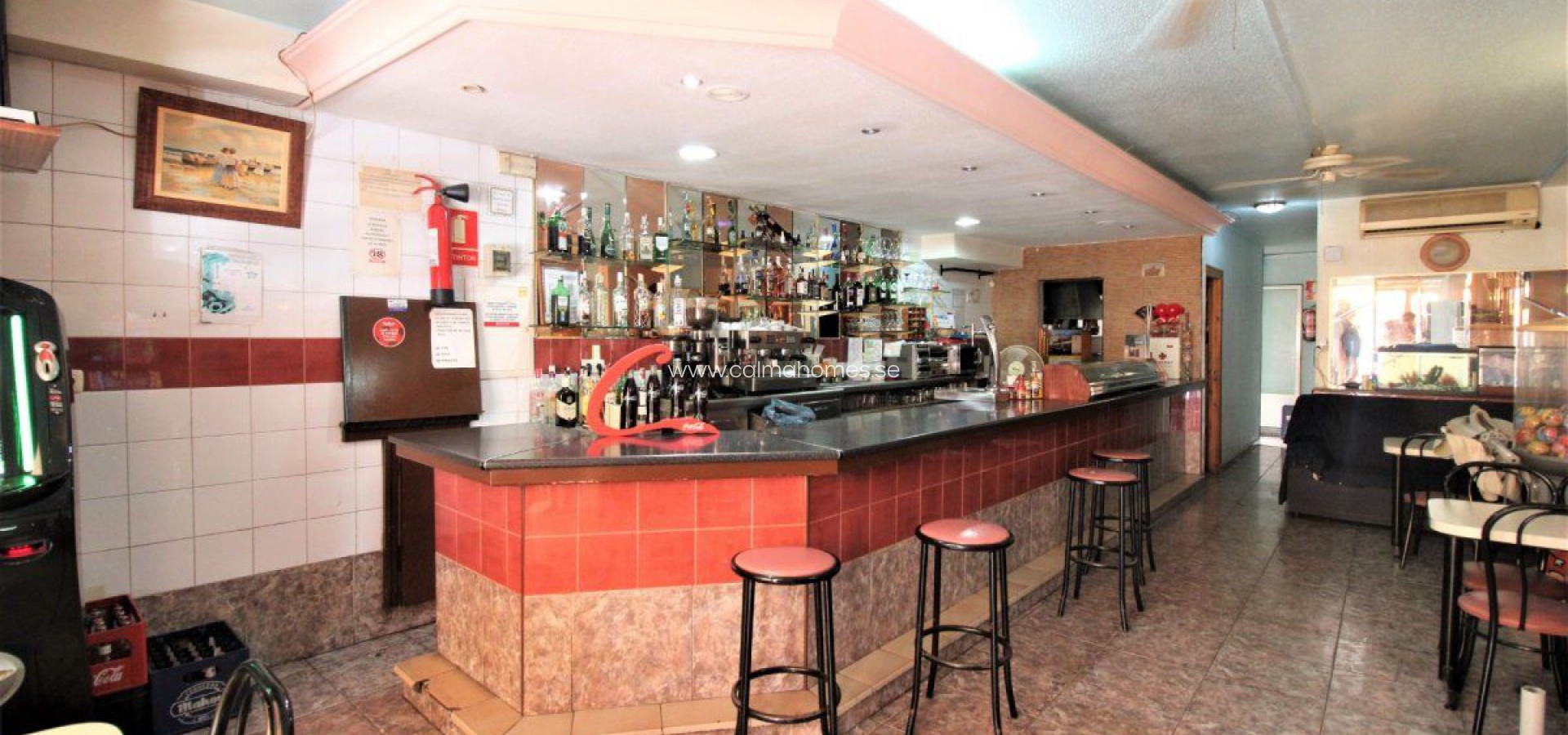 Sprzedaż - Commercial Unit -
Torrevieja - Habaneras