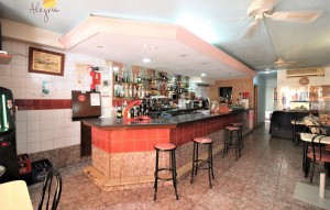Sprzedaż - Commercial Unit -
Torrevieja - Habaneras