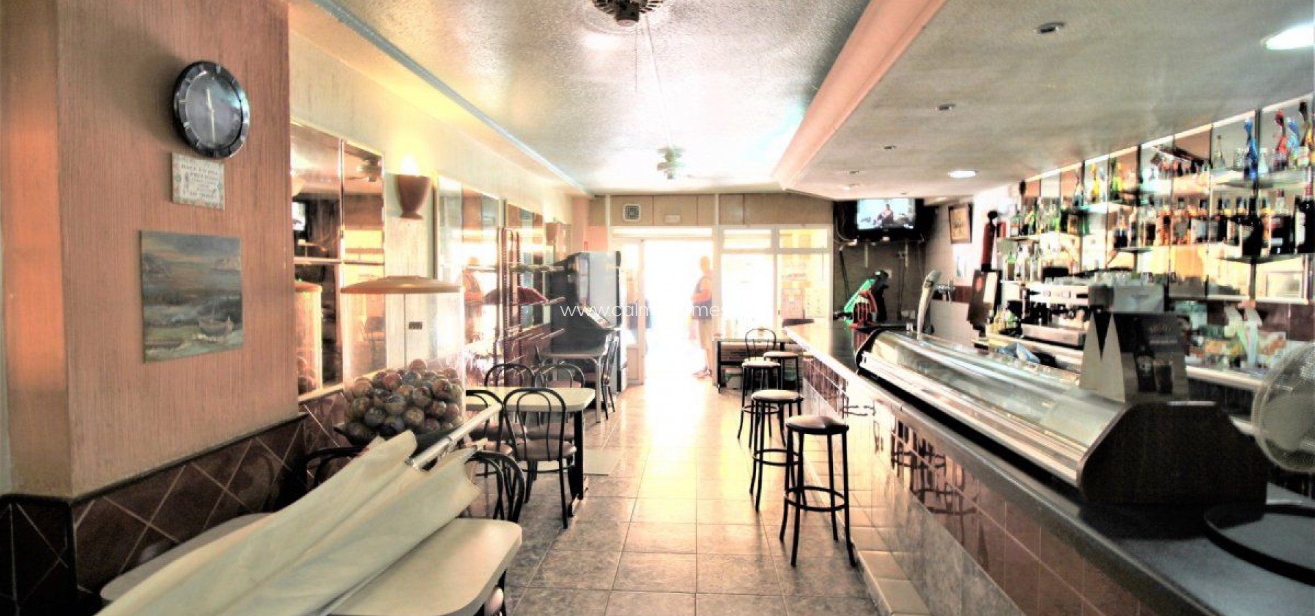 Sprzedaż - Commercial Unit -
Torrevieja - Habaneras