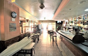 Sprzedaż - Commercial Unit -
Torrevieja - Habaneras
