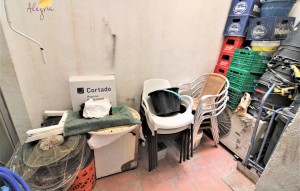 Sprzedaż - Commercial Unit -
Torrevieja - Habaneras