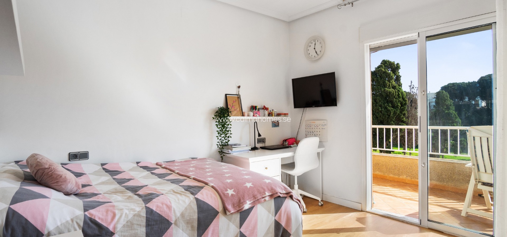 Resale - Bungalow -
Los Balcones
