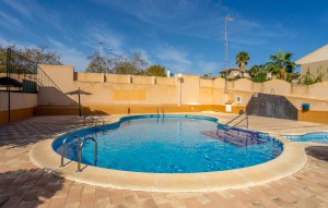 Resale - Bungalow -
Los Balcones